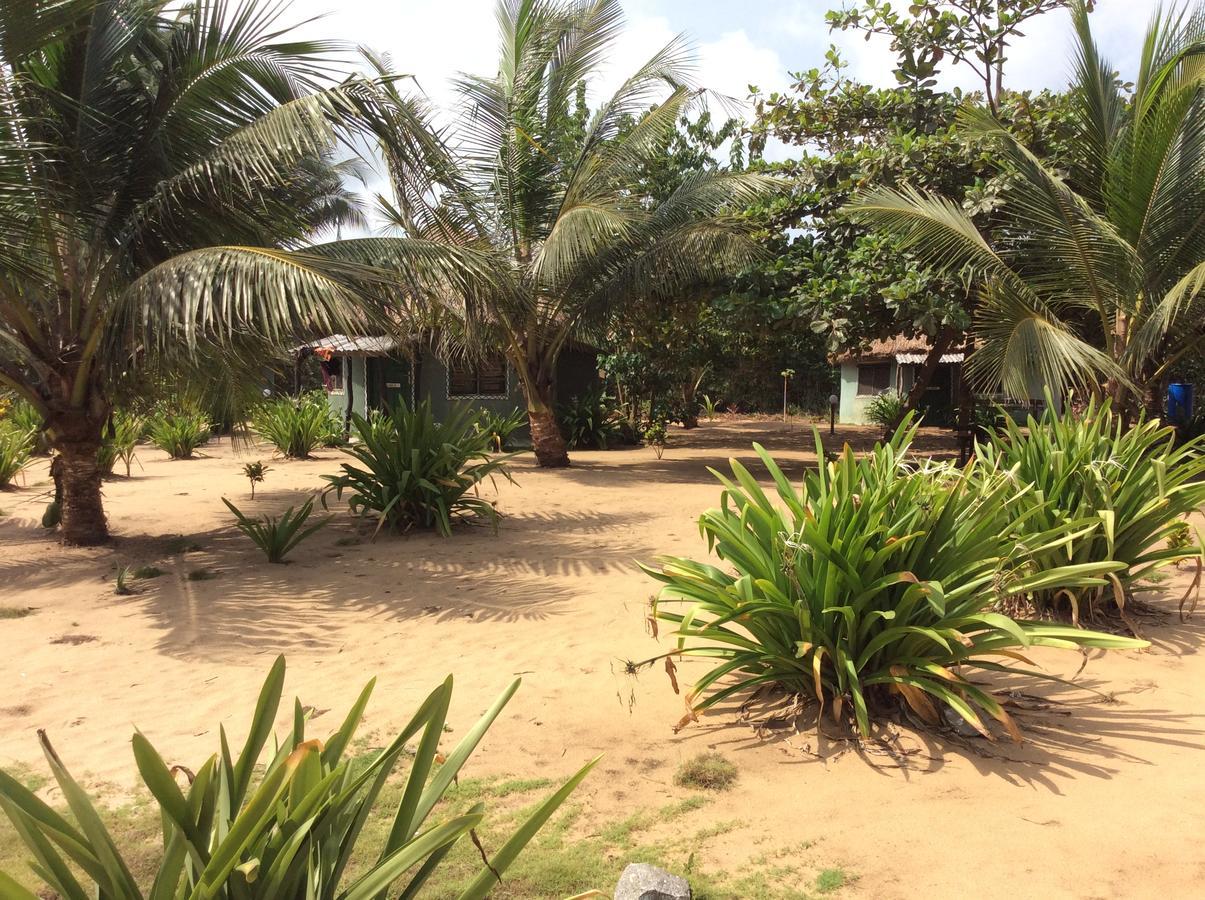 The Akwidaa Inn 外观 照片